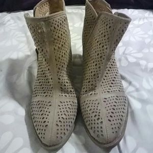 Tan Booties EUC